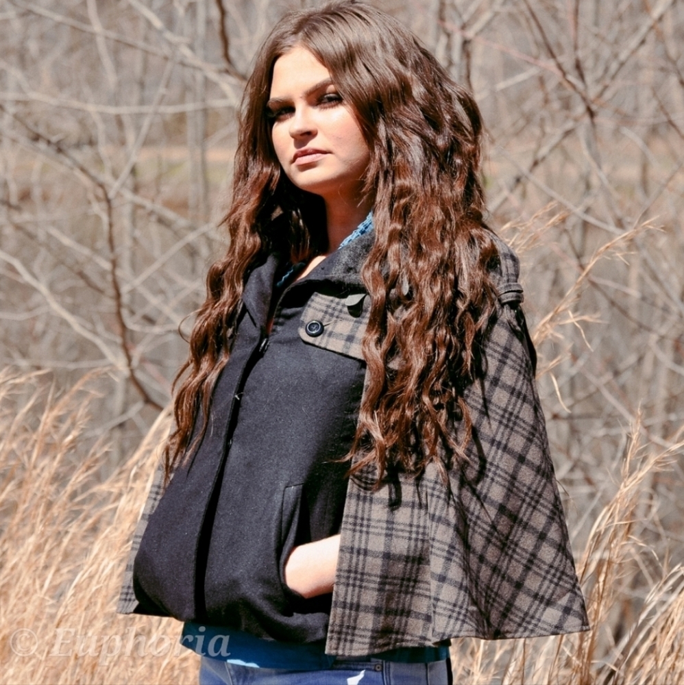 48399 Handmade Cape